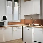 아파트 Moderne Et Douillet Au Coeur De *